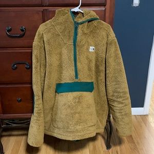 The north face fur hoodie NWOT 10/10 condition XXL